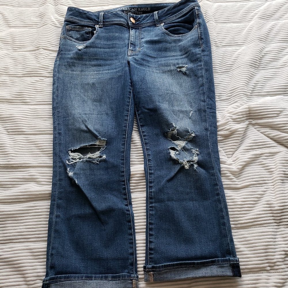 American Eagle Kick Crop Super Stretch Distressed Jean – Size 14 Reg